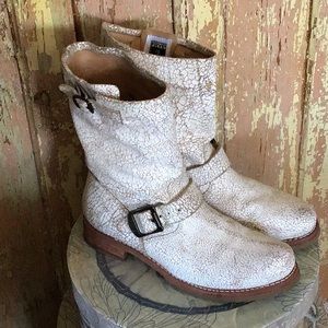 White distressed FRYE boots